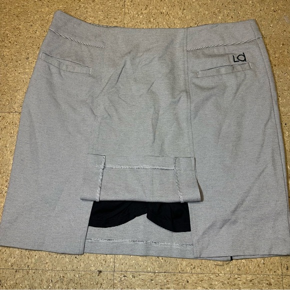 Lizzie Driver Womens Stretch Skirt Skort Tennis Golf White Black Stripe Sz 12 - Picture 4 of 6